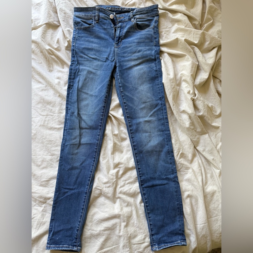 American Eagle Medium Wash Skinny Jeans